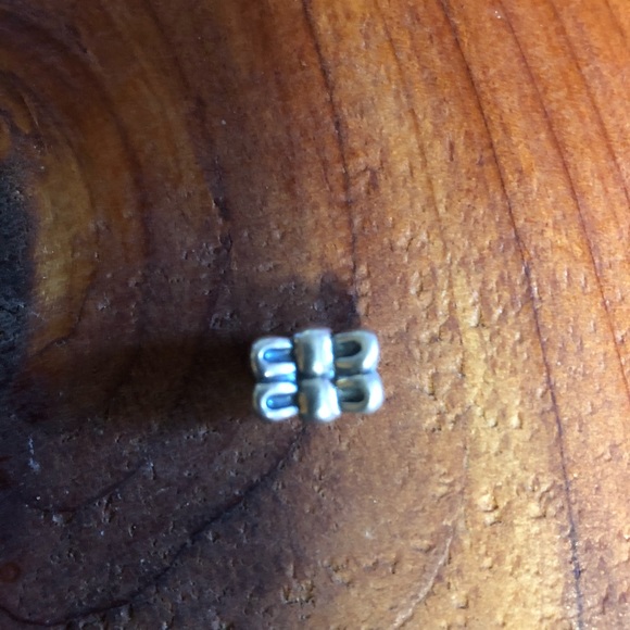 Authentic Pandora bow charm - Picture 3 of 4